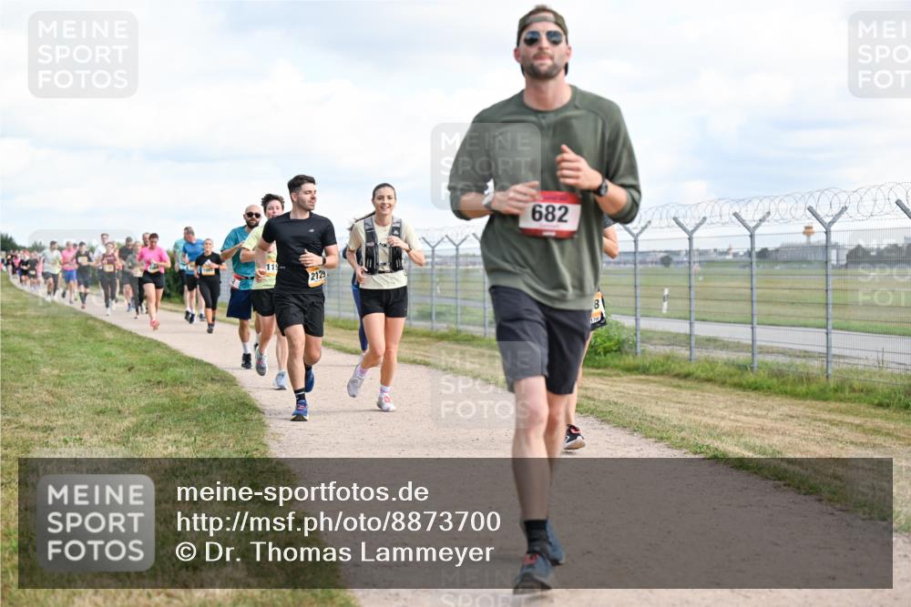 14.09.2025 - Airport Race Dr. Thomas Lammeyer http://msf.ph/oto/8873700 14.09.2025 12:18:26 Laufen 119, 2129, 682, 8, 1798 meine-sportfotos.de