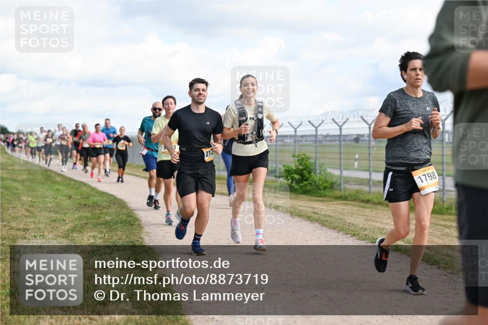 14.09.2025 - Airport Race Dr. Thomas Lammeyer http://msf.ph/oto/8873719 14.09.2025 12:18:27 Laufen 2125, 300, 1798 meine-sportfotos.de
