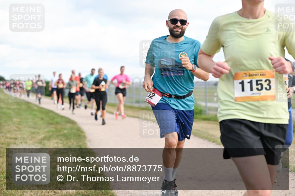 14.09.2025 - Airport Race Dr. Thomas Lammeyer http://msf.ph/oto/8873775 14.09.2025 12:18:30 Laufen 52, 1153, 3 meine-sportfotos.de
