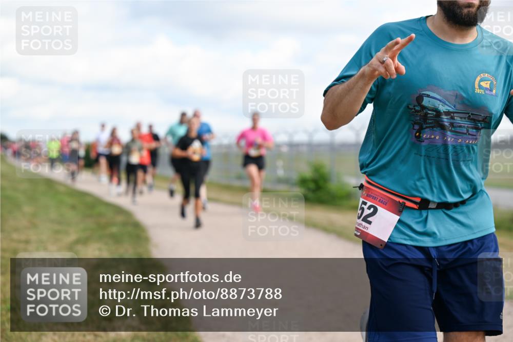 14.09.2025 - Airport Race Dr. Thomas Lammeyer http://msf.ph/oto/8873788 14.09.2025 12:18:31 Laufen 52, 2021, 707, 00, 702 meine-sportfotos.de