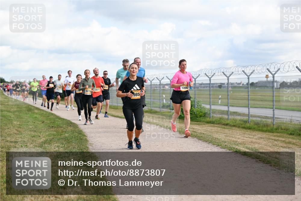 14.09.2025 - Airport Race Dr. Thomas Lammeyer http://msf.ph/oto/8873807 14.09.2025 12:18:32 Laufen 1765, 4274, 2077, 1066, 985 meine-sportfotos.de