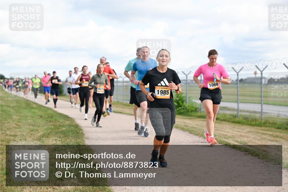 14.09.2025 - Airport Race Dr. Thomas Lammeyer http://msf.ph/oto/8873823 14.09.2025 12:18:33 Laufen 4274, 1985, 1066 meine-sportfotos.de