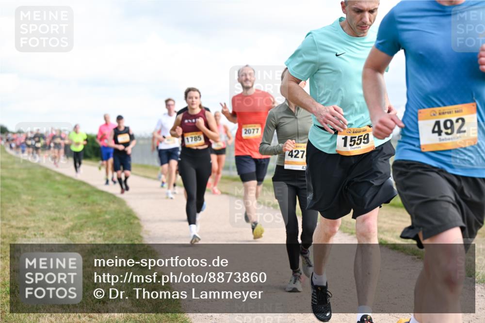 14.09.2025 - Airport Race Dr. Thomas Lammeyer http://msf.ph/oto/8873860 14.09.2025 12:18:35 Laufen 1785, 2077, 427, 42, 1559, 492 meine-sportfotos.de