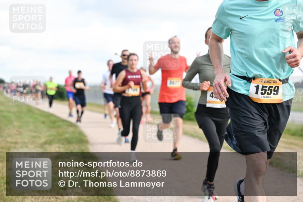 14.09.2025 - Airport Race Dr. Thomas Lammeyer http://msf.ph/oto/8873869 14.09.2025 12:18:36 Laufen 1559 meine-sportfotos.de