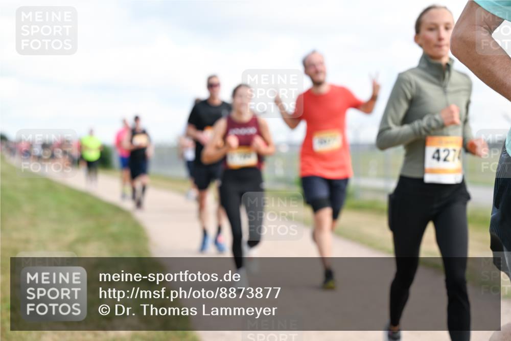 14.09.2025 - Airport Race Dr. Thomas Lammeyer http://msf.ph/oto/8873877 14.09.2025 12:18:36 Laufen 4274 meine-sportfotos.de