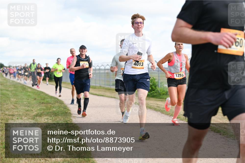 14.09.2025 - Airport Race Dr. Thomas Lammeyer http://msf.ph/oto/8873905 14.09.2025 12:18:38 Laufen 24, 4013, 1253, 60 meine-sportfotos.de