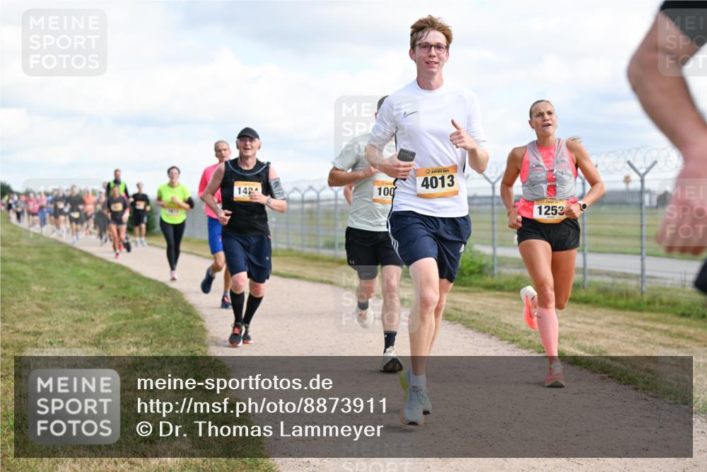 14.09.2025 - Airport Race Dr. Thomas Lammeyer http://msf.ph/oto/8873911 14.09.2025 12:18:39 Laufen 142, 4013, 100, 1253 meine-sportfotos.de