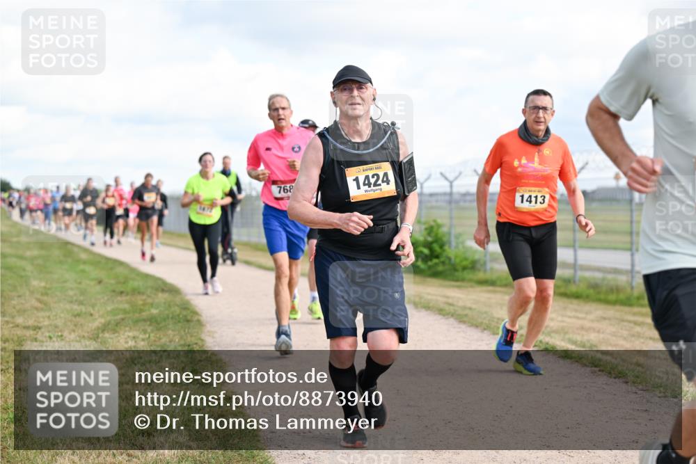 14.09.2025 - Airport Race Dr. Thomas Lammeyer http://msf.ph/oto/8873940 14.09.2025 12:18:40 Laufen 768, 1424, 1413 meine-sportfotos.de
