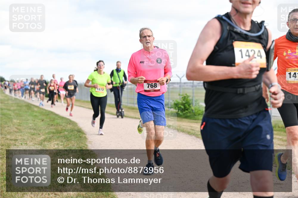 14.09.2025 - Airport Race Dr. Thomas Lammeyer http://msf.ph/oto/8873956 14.09.2025 12:18:41 Laufen 1872, 768, 1424, 14 meine-sportfotos.de