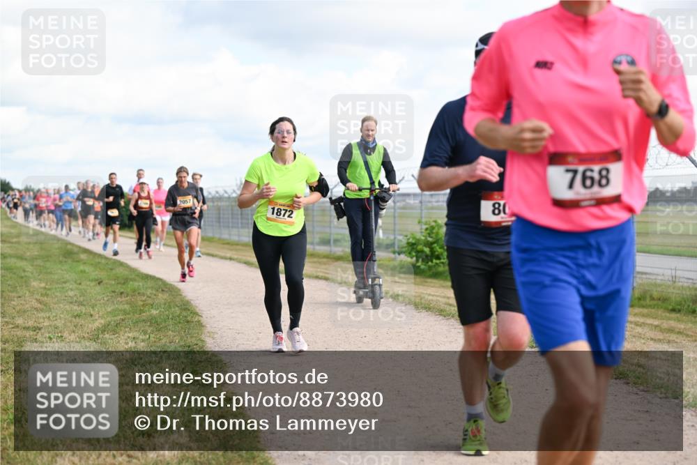 14.09.2025 - Airport Race Dr. Thomas Lammeyer http://msf.ph/oto/8873980 14.09.2025 12:18:42 Laufen 768, 2057, 80, 1872 meine-sportfotos.de