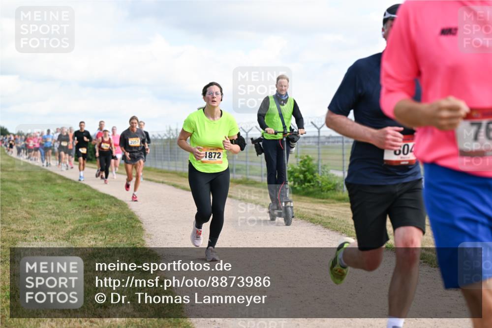14.09.2025 - Airport Race Dr. Thomas Lammeyer http://msf.ph/oto/8873986 14.09.2025 12:18:43 Laufen 2057, 1872, 604, 76 meine-sportfotos.de