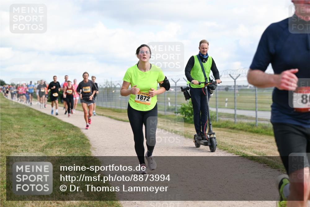 14.09.2025 - Airport Race Dr. Thomas Lammeyer http://msf.ph/oto/8873994 14.09.2025 12:18:43 Laufen 2057, 1872, 80 meine-sportfotos.de