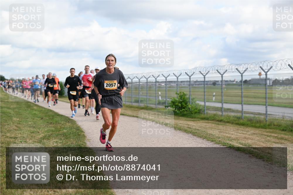 14.09.2025 - Airport Race Dr. Thomas Lammeyer http://msf.ph/oto/8874041 14.09.2025 12:18:46 Laufen 2057 meine-sportfotos.de