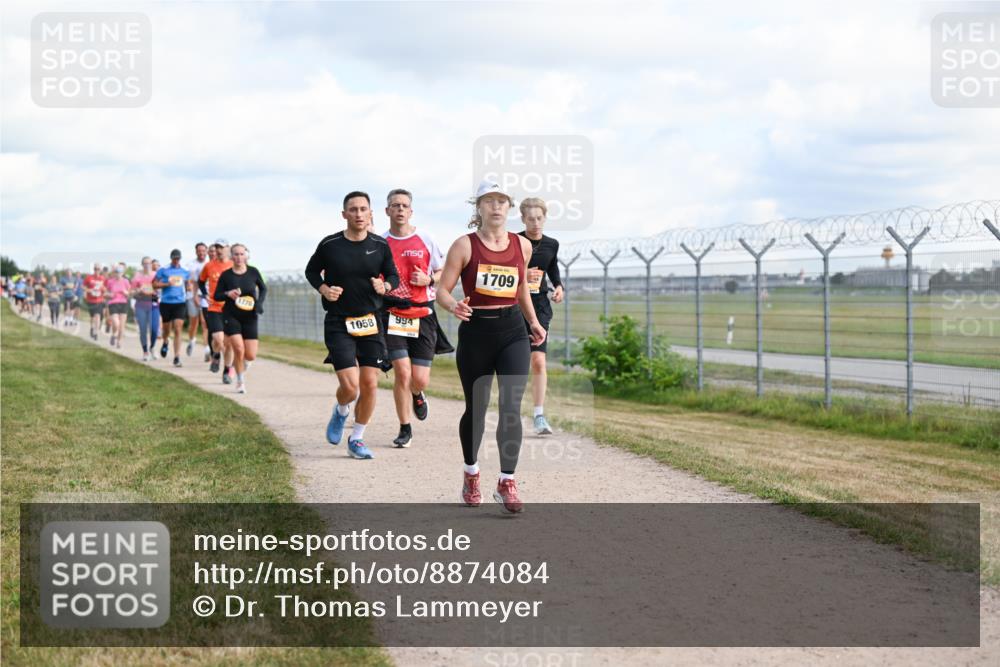 14.09.2025 - Airport Race Dr. Thomas Lammeyer http://msf.ph/oto/8874084 14.09.2025 12:18:48 Laufen 1058, 1709, 994 meine-sportfotos.de