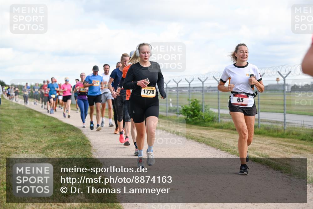 14.09.2025 - Airport Race Dr. Thomas Lammeyer http://msf.ph/oto/8874163 14.09.2025 12:18:53 Laufen 2759, 1770, 65 meine-sportfotos.de