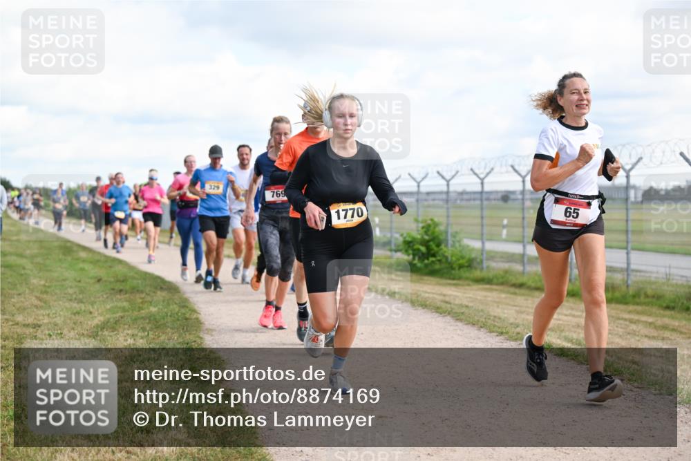 14.09.2025 - Airport Race Dr. Thomas Lammeyer http://msf.ph/oto/8874169 14.09.2025 12:18:53 Laufen 329, 769, 1770, 65 meine-sportfotos.de