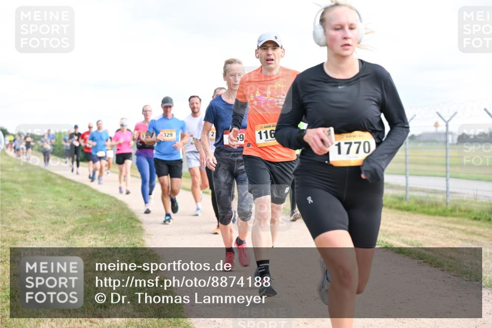 14.09.2025 - Airport Race Dr. Thomas Lammeyer http://msf.ph/oto/8874188 14.09.2025 12:18:54 Laufen 329, 69, 116, 1770 meine-sportfotos.de