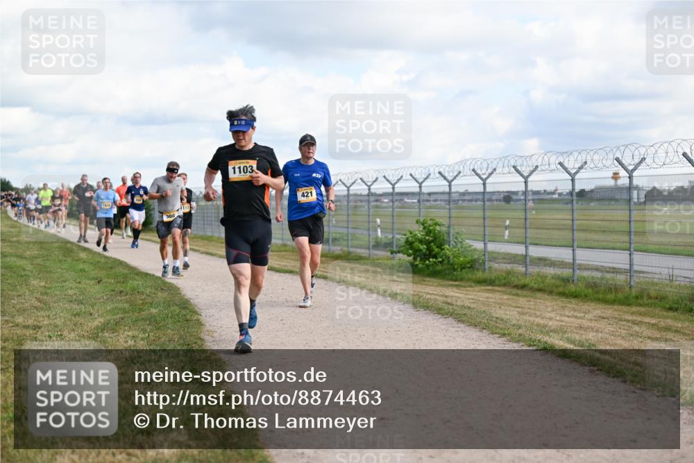 14.09.2025 - Airport Race Dr. Thomas Lammeyer http://msf.ph/oto/8874463 14.09.2025 12:19:11 Laufen 1634, 300, 1117, 1103, 421 meine-sportfotos.de