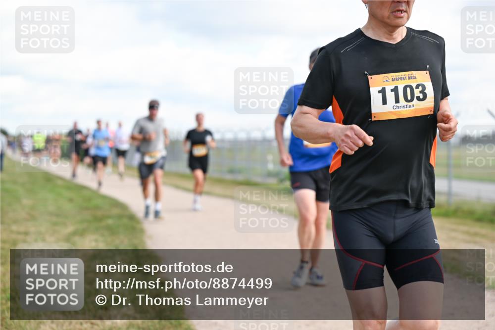 14.09.2025 - Airport Race Dr. Thomas Lammeyer http://msf.ph/oto/8874499 14.09.2025 12:19:13 Laufen 42, 1103 meine-sportfotos.de