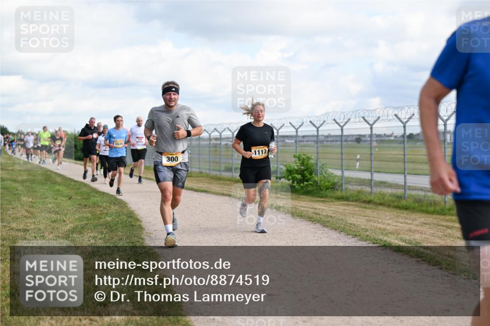 14.09.2025 - Airport Race Dr. Thomas Lammeyer http://msf.ph/oto/8874519 14.09.2025 12:19:15 Laufen 1634, 300, 1117 meine-sportfotos.de