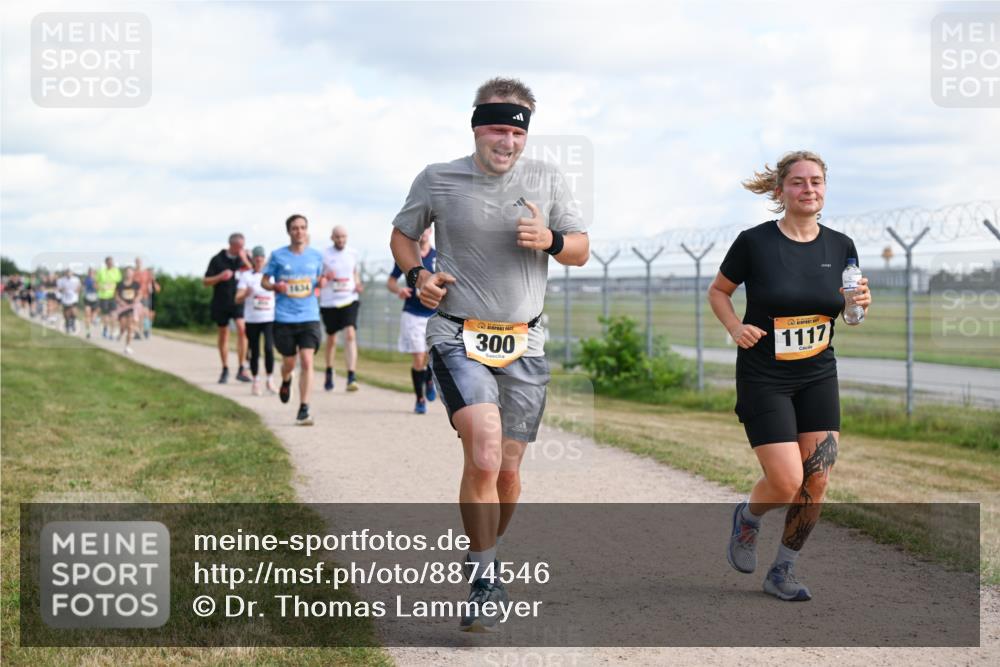 14.09.2025 - Airport Race Dr. Thomas Lammeyer http://msf.ph/oto/8874546 14.09.2025 12:19:16 Laufen 300, 1117 meine-sportfotos.de