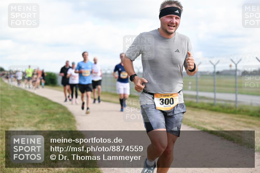 14.09.2025 - Airport Race Dr. Thomas Lammeyer http://msf.ph/oto/8874559 14.09.2025 12:19:17 Laufen 300 meine-sportfotos.de
