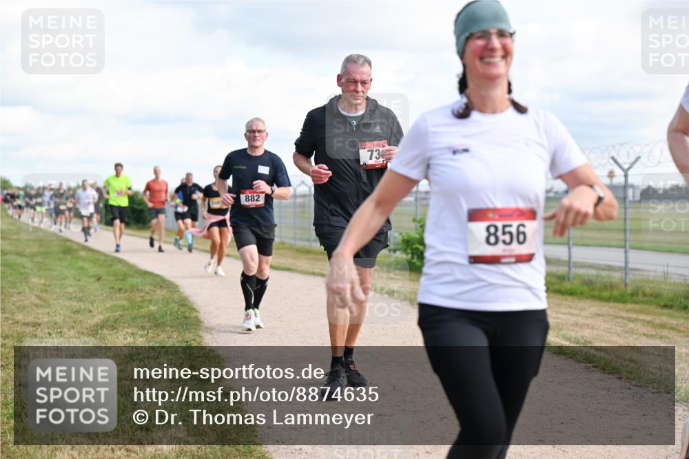 14.09.2025 - Airport Race Dr. Thomas Lammeyer http://msf.ph/oto/8874635 14.09.2025 12:19:22 Laufen 882, 73, 856 meine-sportfotos.de