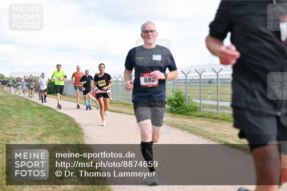 14.09.2025 - Airport Race Dr. Thomas Lammeyer http://msf.ph/oto/8874659 14.09.2025 12:19:23 Laufen 625, 2088, 882 meine-sportfotos.de