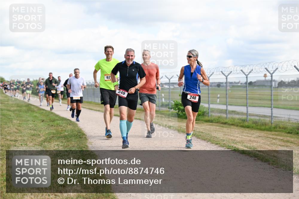 14.09.2025 - Airport Race Dr. Thomas Lammeyer http://msf.ph/oto/8874746 14.09.2025 12:19:28 Laufen 62, 249, 248 meine-sportfotos.de