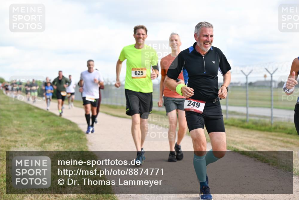 14.09.2025 - Airport Race Dr. Thomas Lammeyer http://msf.ph/oto/8874771 14.09.2025 12:19:29 Laufen 625, 249 meine-sportfotos.de