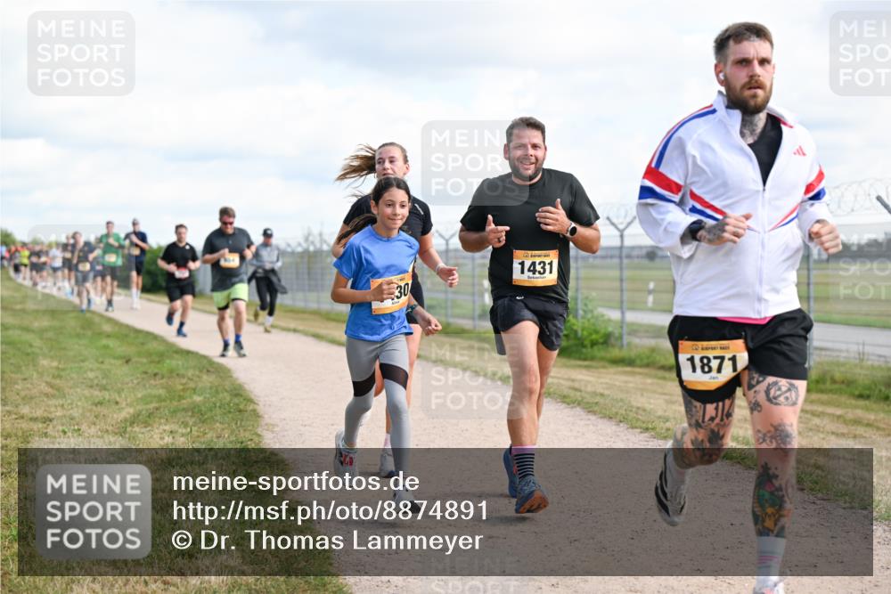 14.09.2025 - Airport Race Dr. Thomas Lammeyer http://msf.ph/oto/8874891 14.09.2025 12:19:37 Laufen 30, 1431, 1871 meine-sportfotos.de