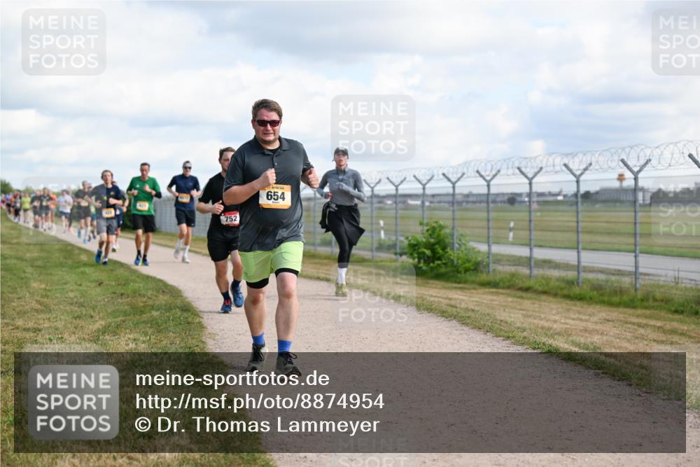 14.09.2025 - Airport Race Dr. Thomas Lammeyer http://msf.ph/oto/8874954 14.09.2025 12:19:41 Laufen 752, 654 meine-sportfotos.de