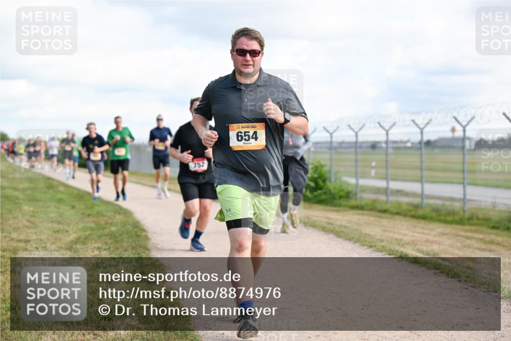 14.09.2025 - Airport Race Dr. Thomas Lammeyer http://msf.ph/oto/8874976 14.09.2025 12:19:42 Laufen 752, 654 meine-sportfotos.de