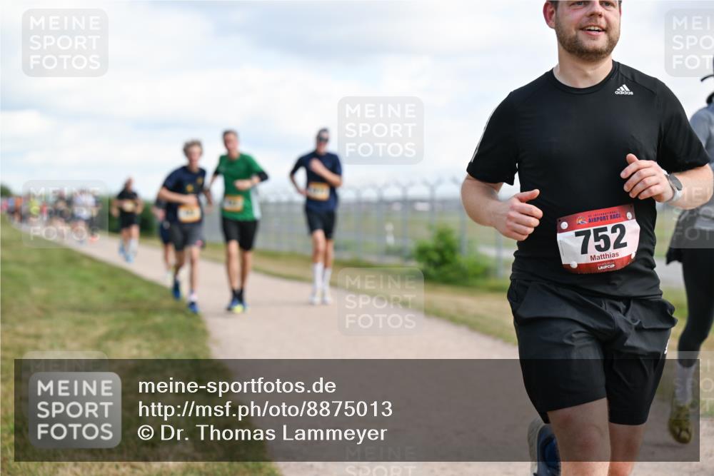 14.09.2025 - Airport Race Dr. Thomas Lammeyer http://msf.ph/oto/8875013 14.09.2025 12:19:45 Laufen 47, 752 meine-sportfotos.de