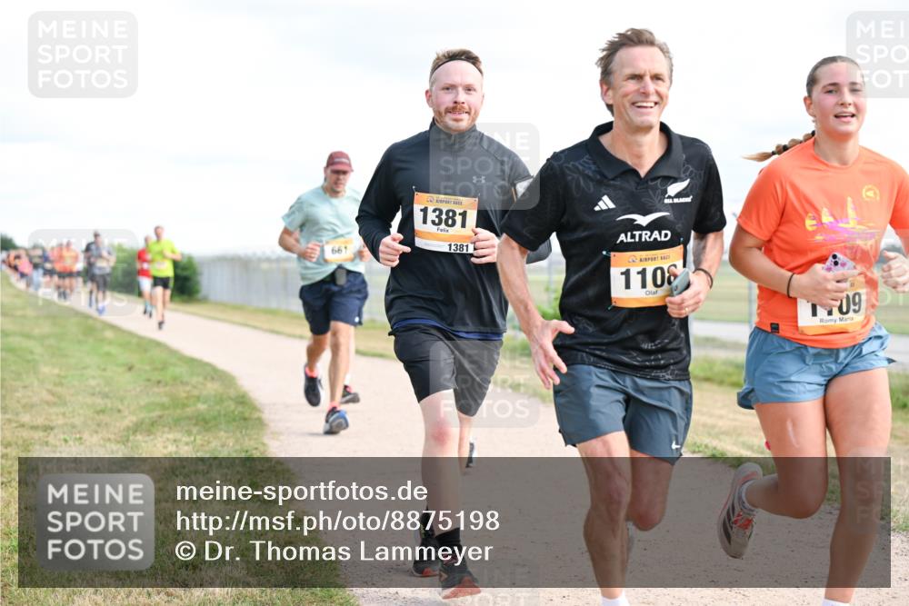 14.09.2025 - Airport Race Dr. Thomas Lammeyer http://msf.ph/oto/8875198 14.09.2025 12:19:58 Laufen 661, 1381, 1381, 110, 09 meine-sportfotos.de
