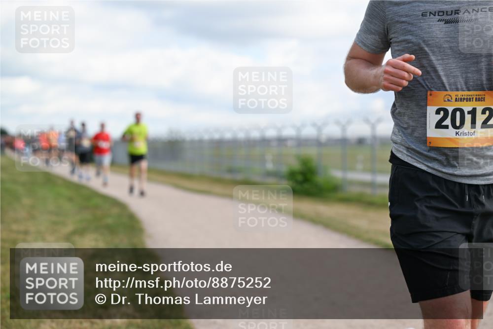 14.09.2025 - Airport Race Dr. Thomas Lammeyer http://msf.ph/oto/8875252 14.09.2025 12:20:02 Laufen 42, 2012 meine-sportfotos.de
