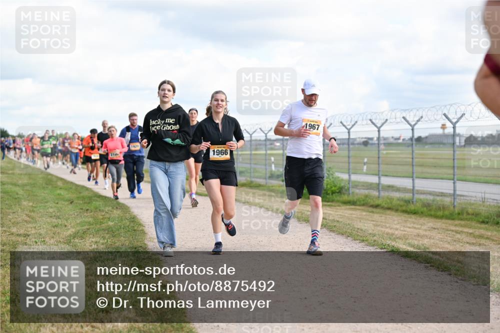14.09.2025 - Airport Race Dr. Thomas Lammeyer http://msf.ph/oto/8875492 14.09.2025 12:20:20 Laufen 210, 1920, 1966, 1967 meine-sportfotos.de