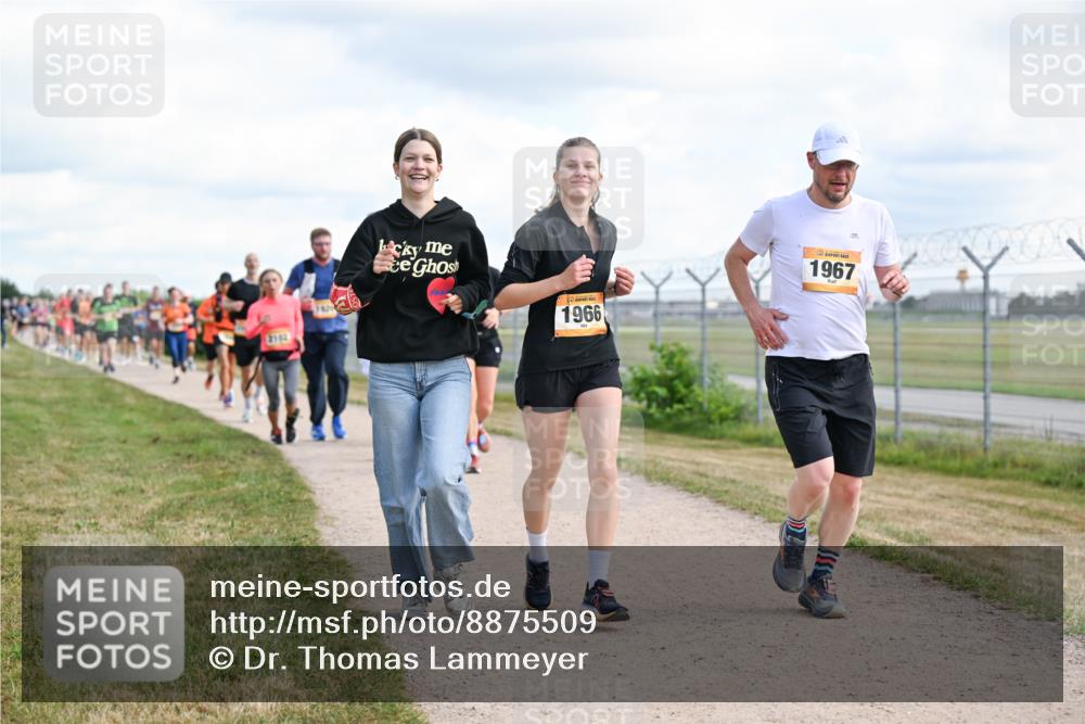 14.09.2025 - Airport Race Dr. Thomas Lammeyer http://msf.ph/oto/8875509 14.09.2025 12:20:21 Laufen 2102, 1966, 1967 meine-sportfotos.de