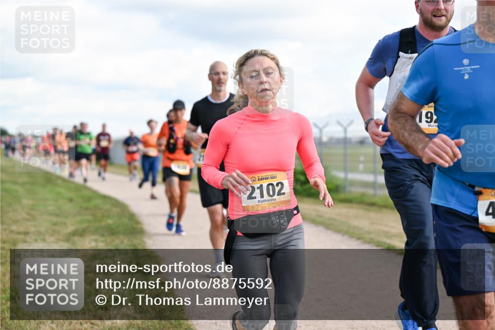 14.09.2025 - Airport Race Dr. Thomas Lammeyer http://msf.ph/oto/8875592 14.09.2025 12:20:26 Laufen 42, 2102, 19, 4 meine-sportfotos.de