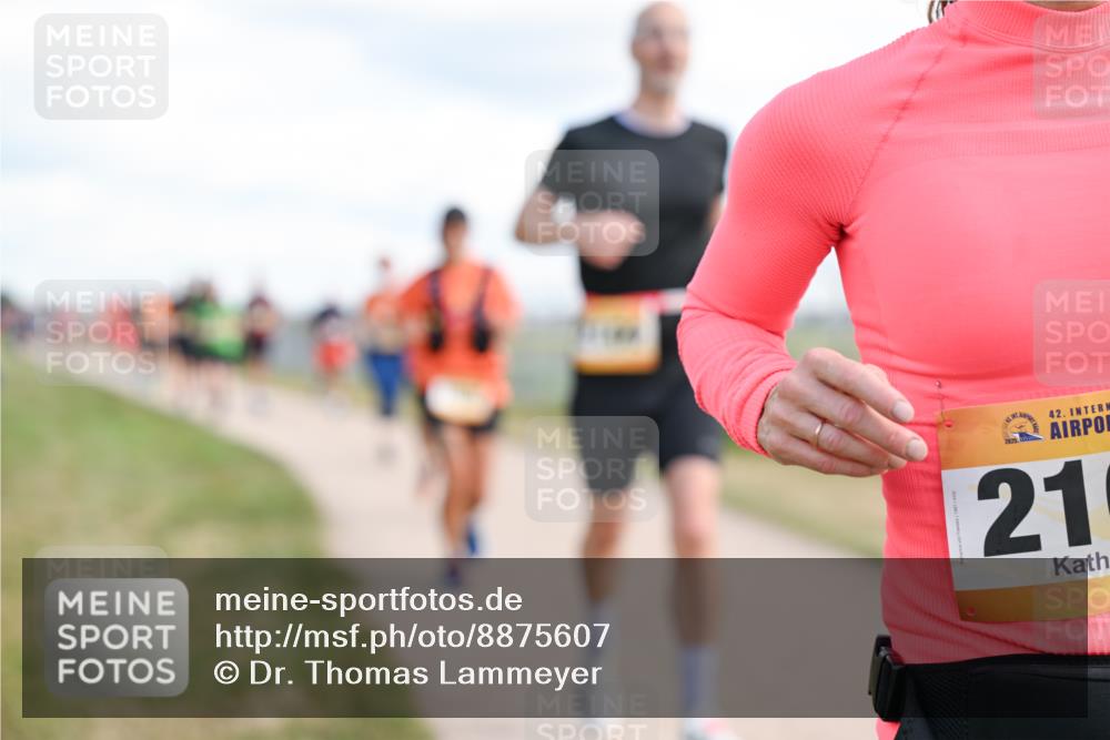 14.09.2025 - Airport Race Dr. Thomas Lammeyer http://msf.ph/oto/8875607 14.09.2025 12:20:27 Laufen 2025, 42, 21 meine-sportfotos.de