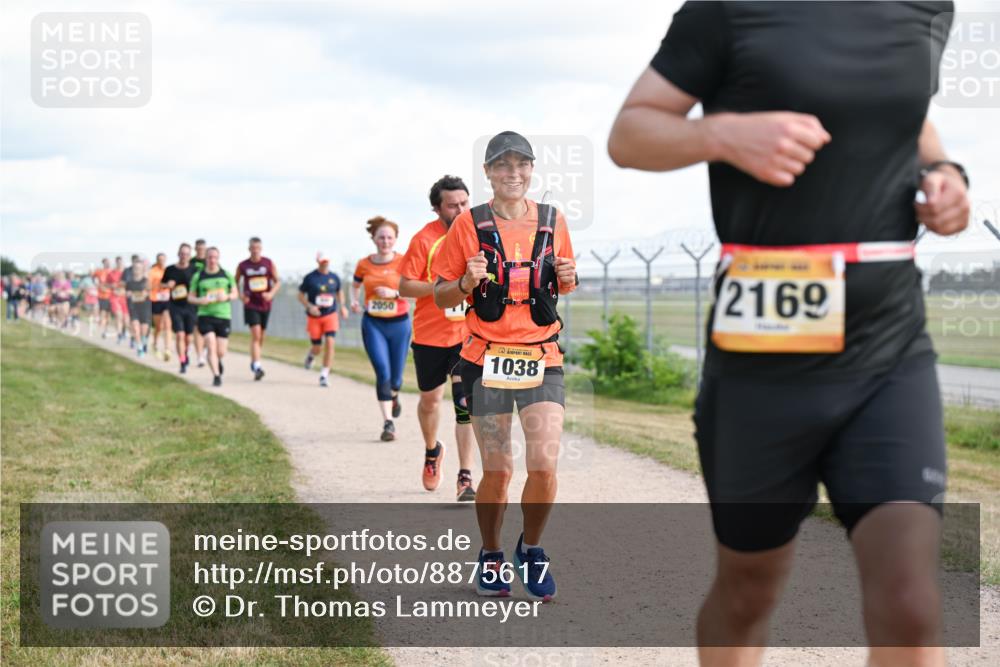 14.09.2025 - Airport Race Dr. Thomas Lammeyer http://msf.ph/oto/8875617 14.09.2025 12:20:27 Laufen 2050, 1038, 2169 meine-sportfotos.de