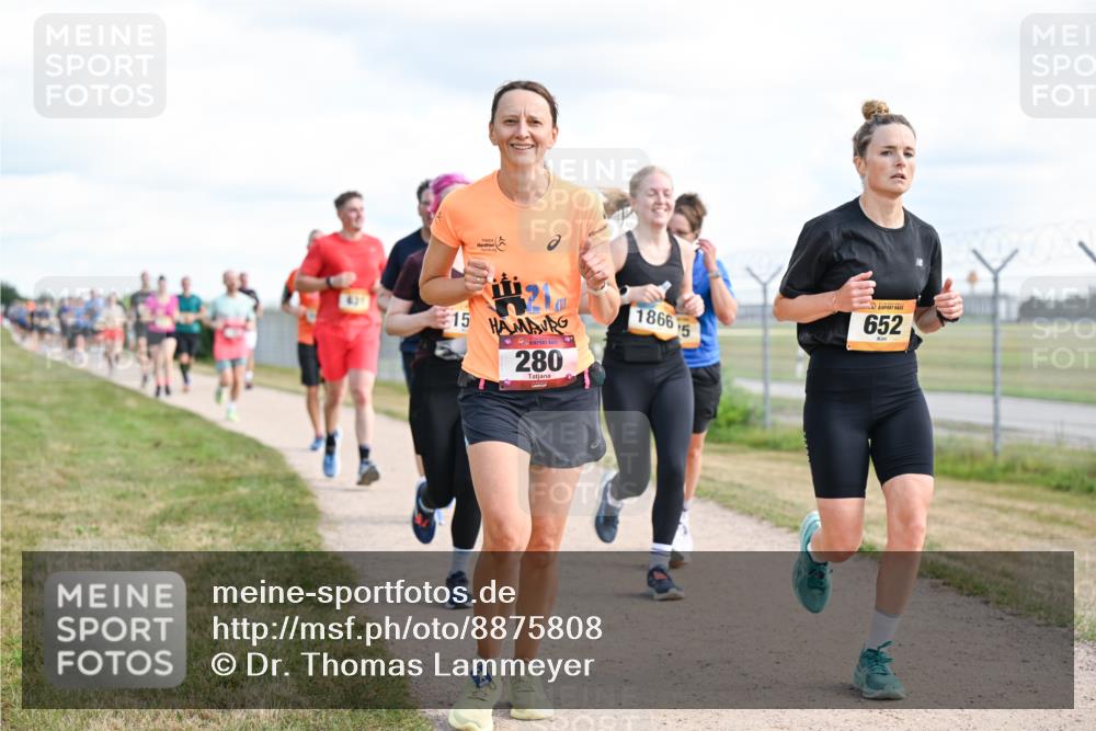 14.09.2025 - Airport Race Dr. Thomas Lammeyer http://msf.ph/oto/8875808 14.09.2025 12:20:37 Laufen 15, 280, 18665, 652 meine-sportfotos.de