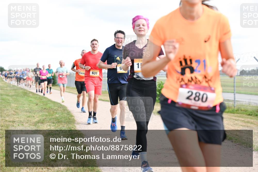 14.09.2025 - Airport Race Dr. Thomas Lammeyer http://msf.ph/oto/8875822 14.09.2025 12:20:38 Laufen 631, 1400, 9, 15, 21, 280 meine-sportfotos.de