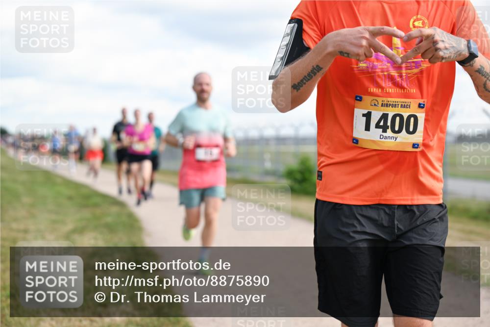 14.09.2025 - Airport Race Dr. Thomas Lammeyer http://msf.ph/oto/8875890 14.09.2025 12:20:42 Laufen 42, 1400, 2020 meine-sportfotos.de
