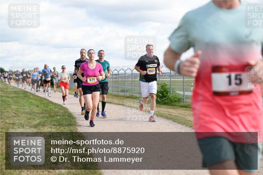 14.09.2025 - Airport Race Dr. Thomas Lammeyer http://msf.ph/oto/8875920 14.09.2025 12:20:44 Laufen 1901, 571, 2037, 15 meine-sportfotos.de