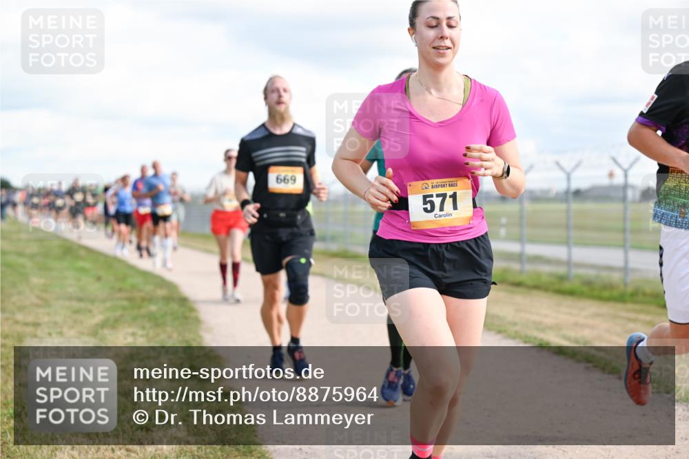 14.09.2025 - Airport Race Dr. Thomas Lammeyer http://msf.ph/oto/8875964 14.09.2025 12:20:46 Laufen 669, 571 meine-sportfotos.de