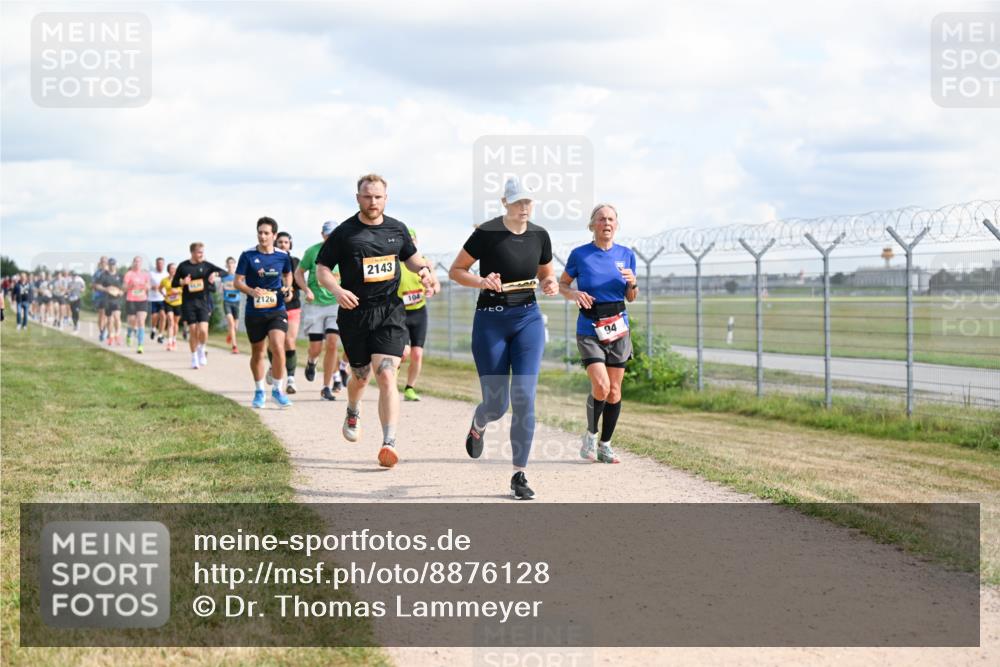 14.09.2025 - Airport Race Dr. Thomas Lammeyer http://msf.ph/oto/8876128 14.09.2025 12:20:56 Laufen 2126, 2143, 104, 94 meine-sportfotos.de