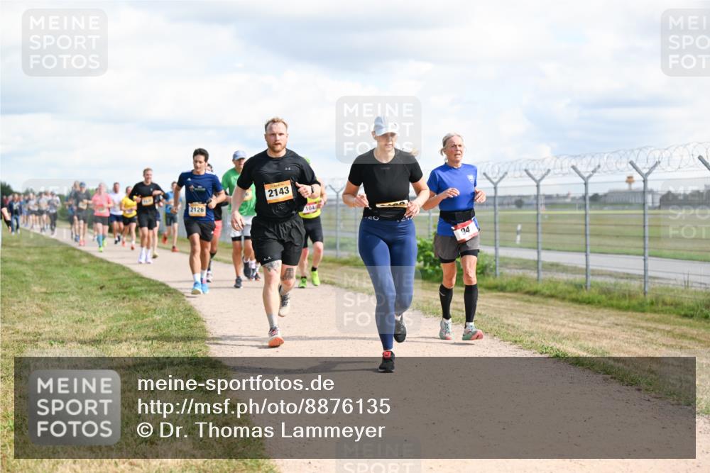 14.09.2025 - Airport Race Dr. Thomas Lammeyer http://msf.ph/oto/8876135 14.09.2025 12:20:56 Laufen 2126, 2143, 104, 94 meine-sportfotos.de