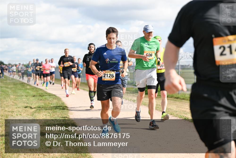 14.09.2025 - Airport Race Dr. Thomas Lammeyer http://msf.ph/oto/8876175 14.09.2025 12:20:59 Laufen 888, 80, 2126, 06, 104, 21 meine-sportfotos.de