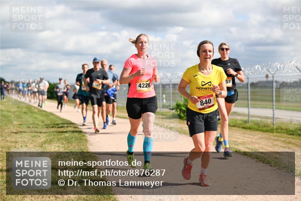 14.09.2025 - Airport Race Dr. Thomas Lammeyer http://msf.ph/oto/8876287 14.09.2025 12:21:06 Laufen 4226, 840, 53 meine-sportfotos.de